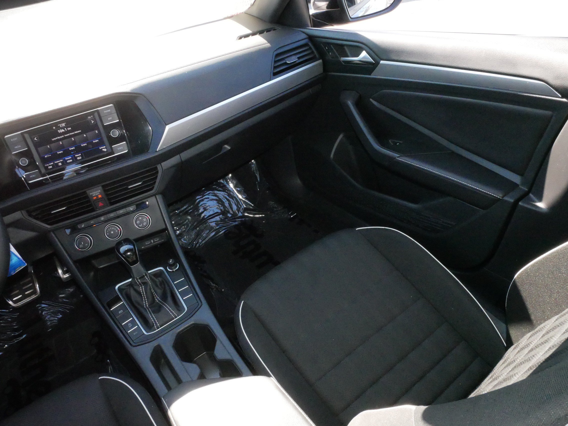 Certified 2024 Volkswagen Jetta Sport FWD image 11
