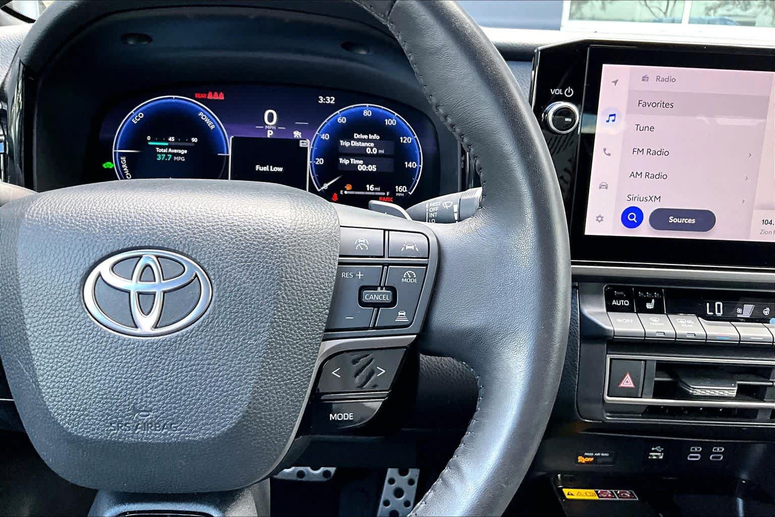 Used 2025 Toyota Camry XSE AWD/4WD image 25