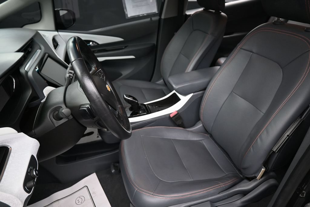 Used 2019 Chevrolet Bolt Premier w/ Infotainment Package FWD image 24