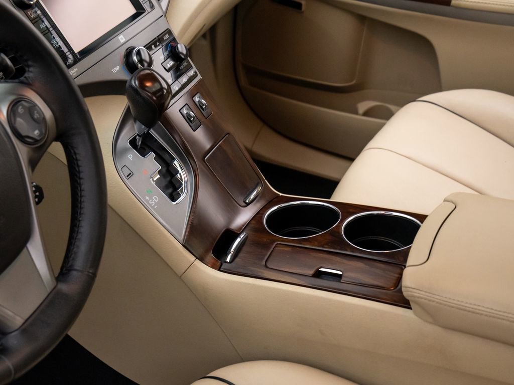 Used 2013 Toyota Venza XLE image 11