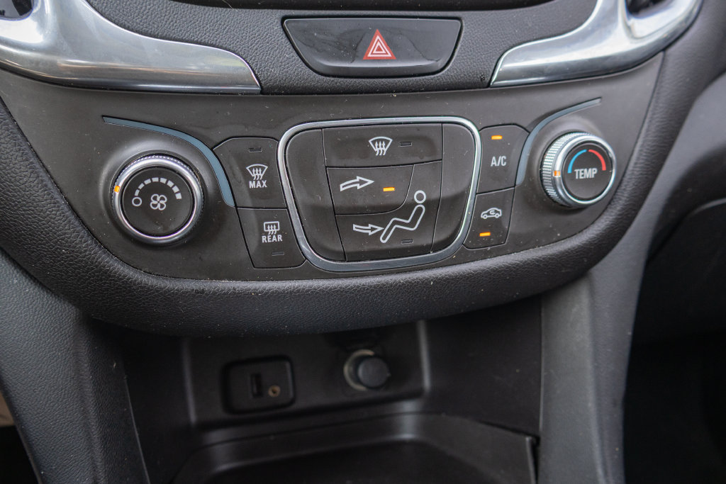 Used 2018 Chevrolet Equinox LT AWD/4WD image 20