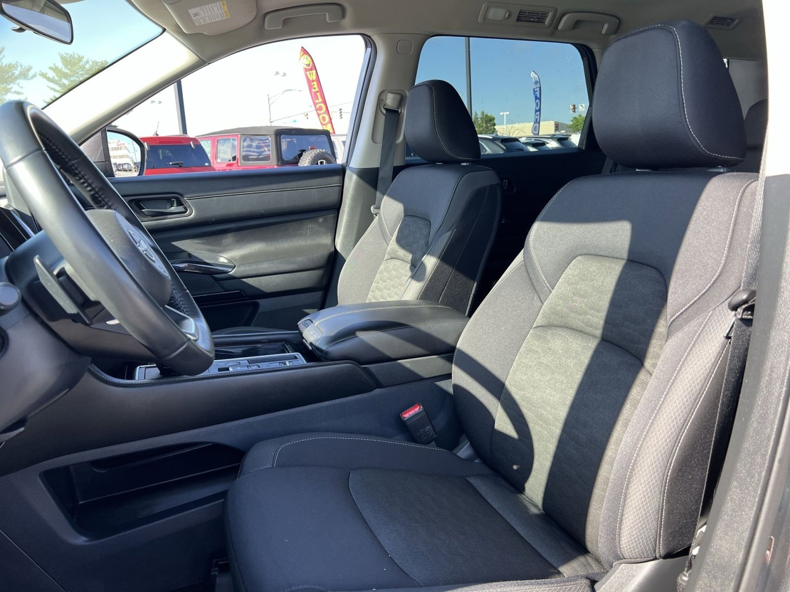 Used 2024 Nissan Pathfinder SV FWD image 21