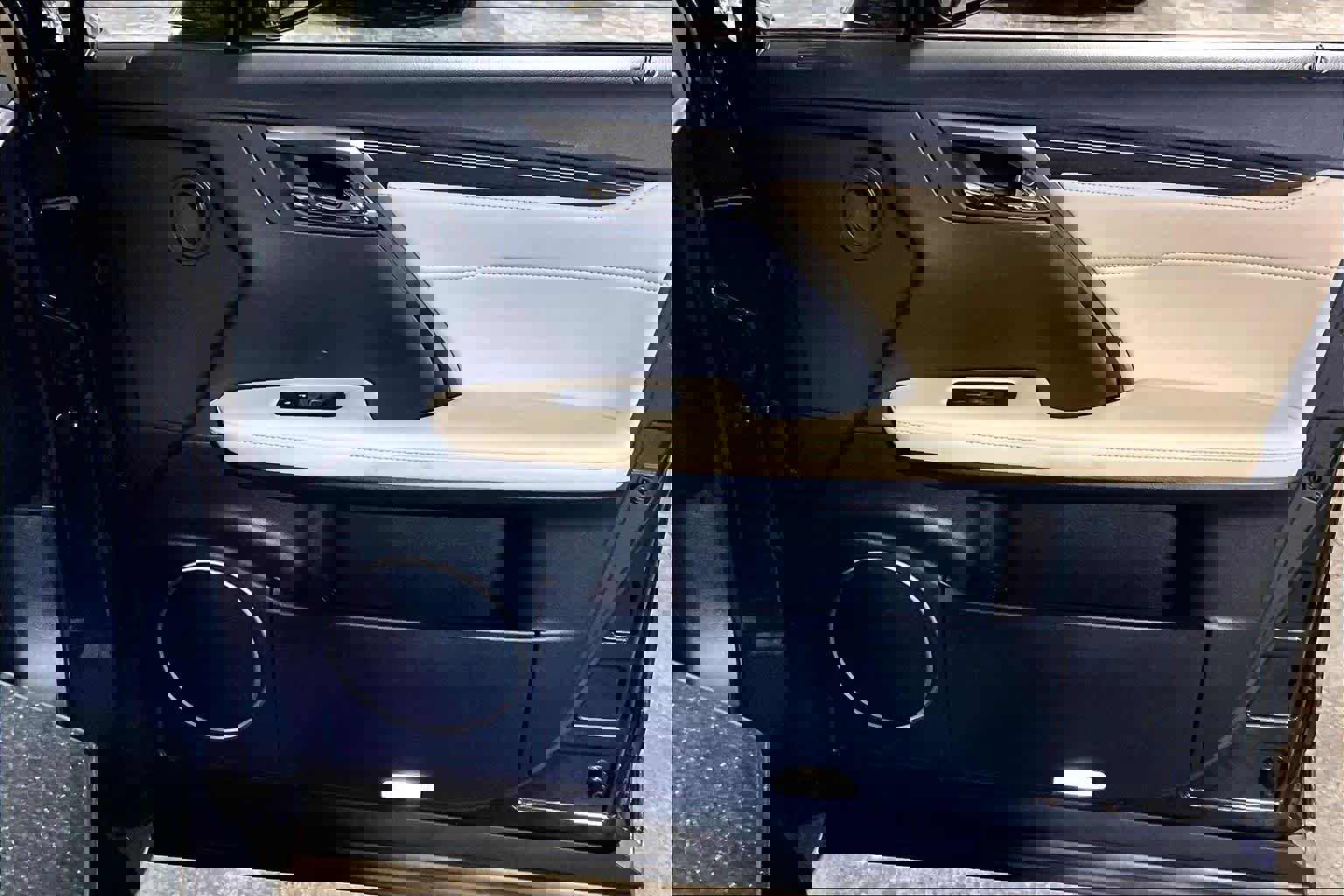 Used 2022 Lexus RX 450hL Luxury w/ Cold Area Package (CT) image 41