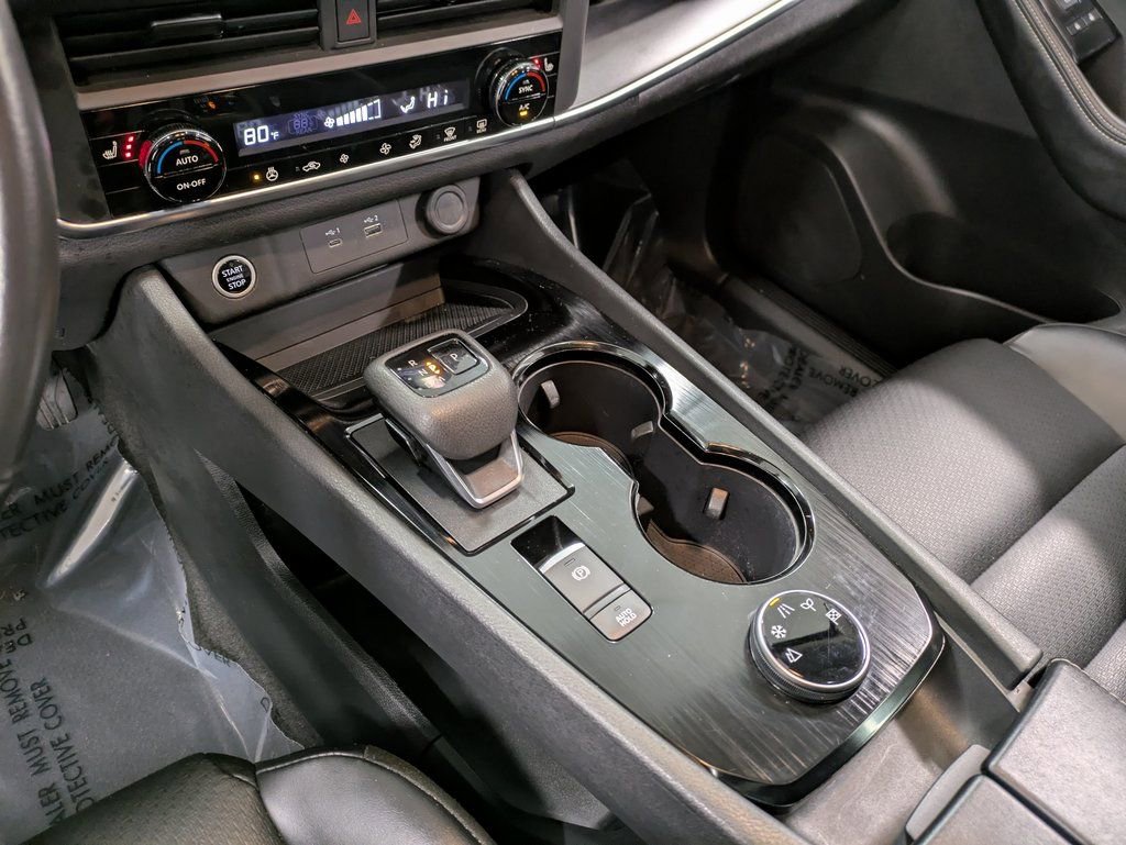 Used 2023 Nissan Rogue SV w/ SV Premium B Package image 14