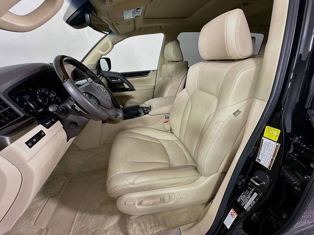 Used 2018 Lexus LX 570 4WD image 21