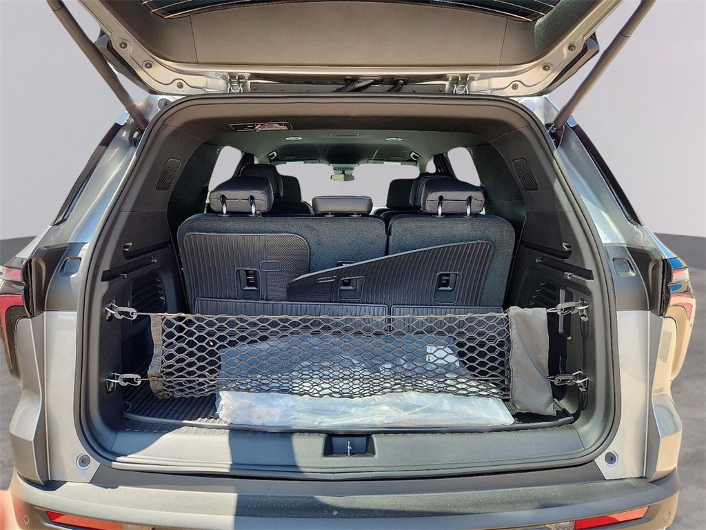 New 2026 Chevrolet Traverse LT w/ LPO, Floor Liner Package image 23