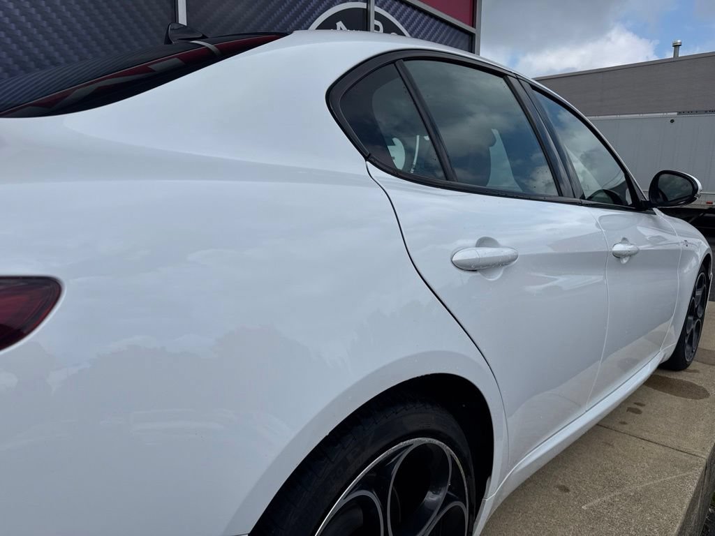 Used 2022 Alfa Romeo Giulia Ti AWD/4WD image 6