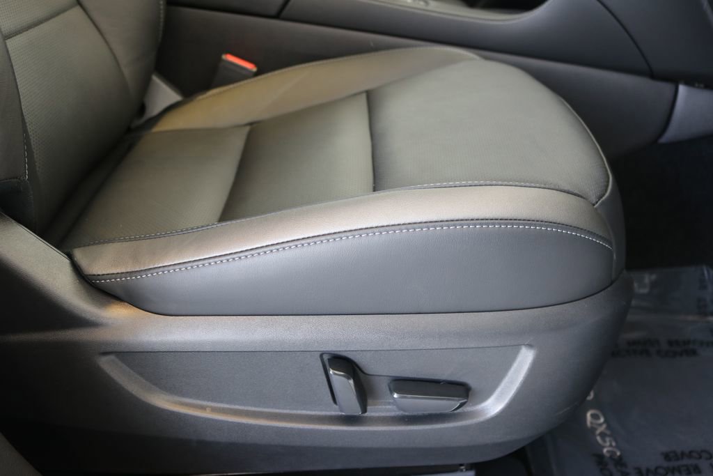 Certified 2025 INFINITI QX50 Luxe image 36