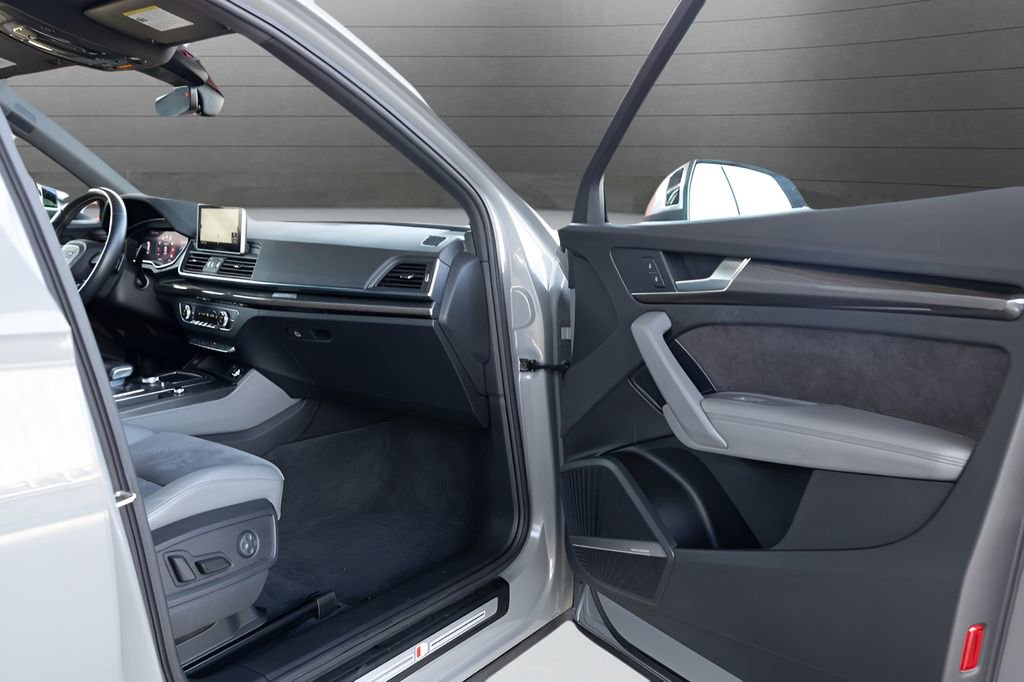 Used 2020 Audi SQ5 Premium Plus w/ Premium Plus Package image 76