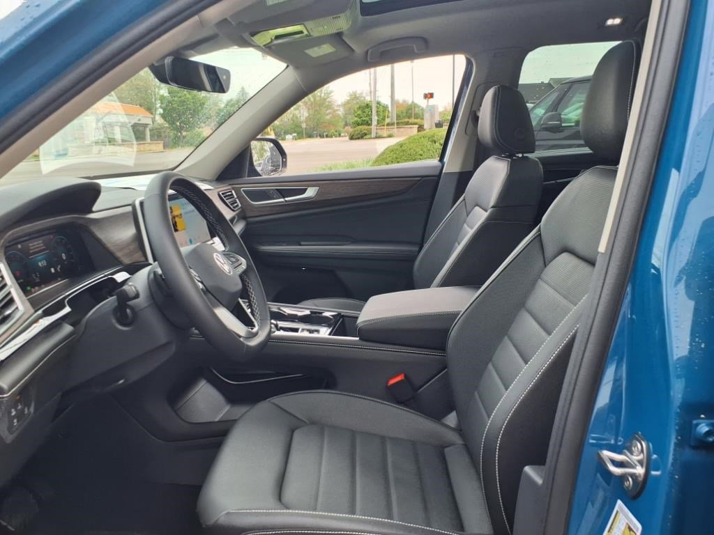 New 2025 Volkswagen Atlas SEL image 13