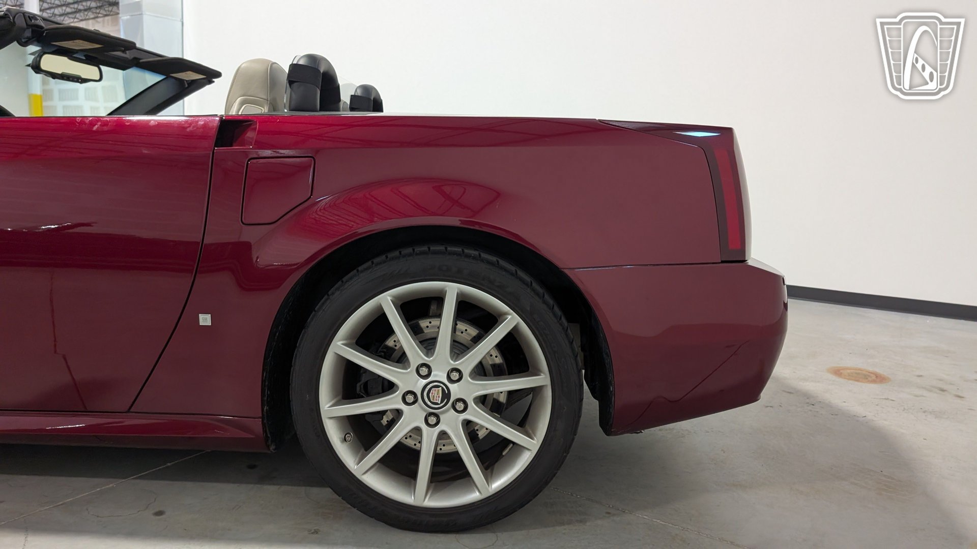 Used 2006 Cadillac XLR V RWD image 34