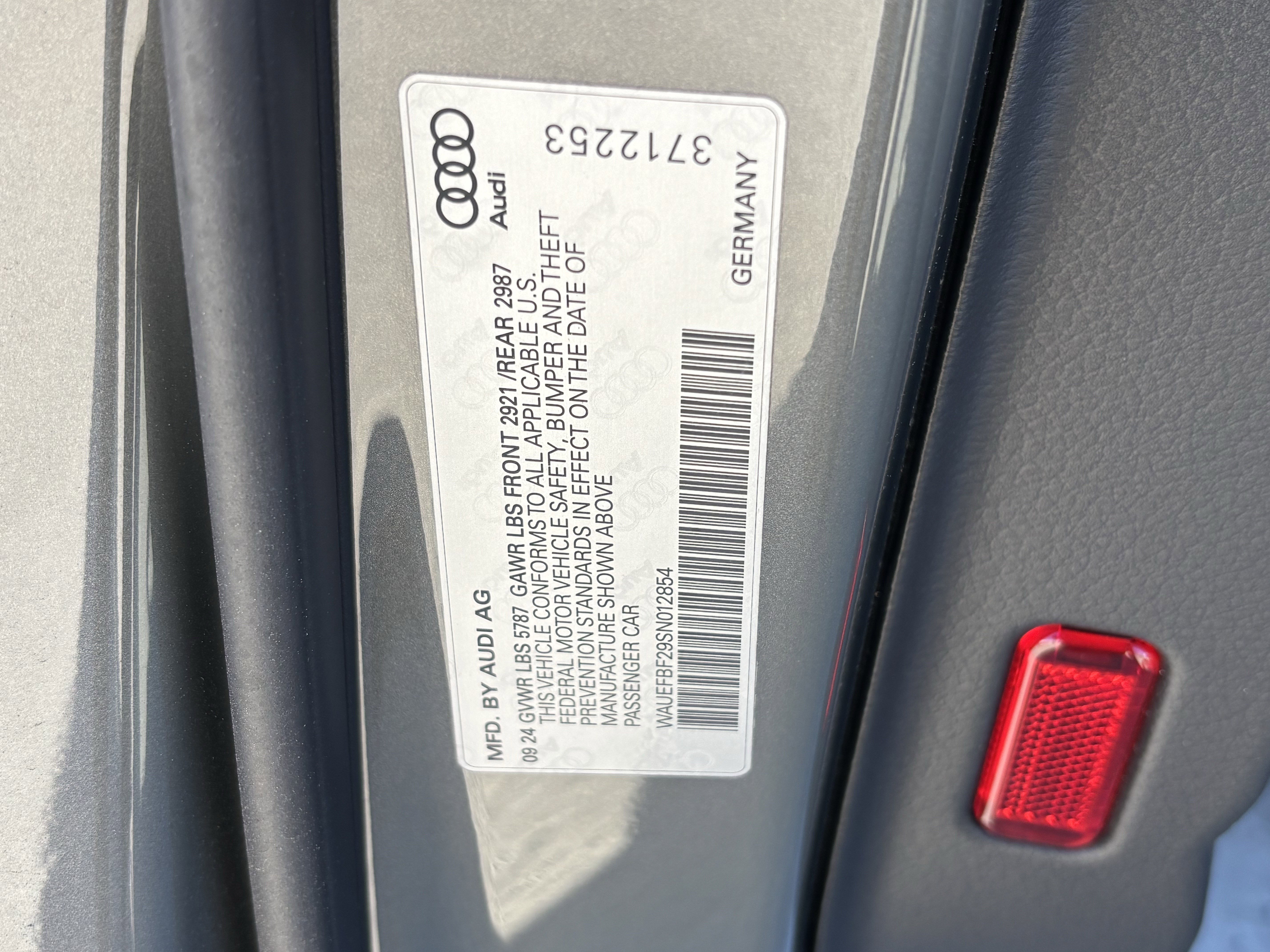 Certified 2025 Audi S6 Premium Plus image 37
