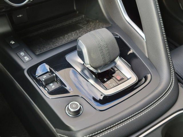 Used 2024 Jaguar E-PACE R-Dynamic SE image 34