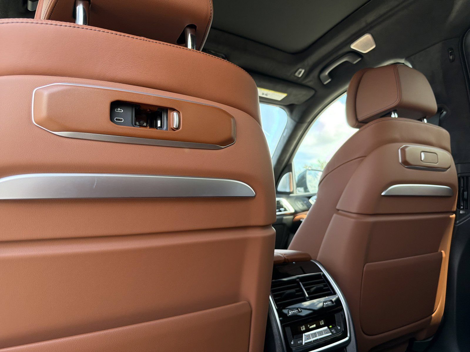 New 2026 BMW ALPINA XB7 AWD/4WD image 24