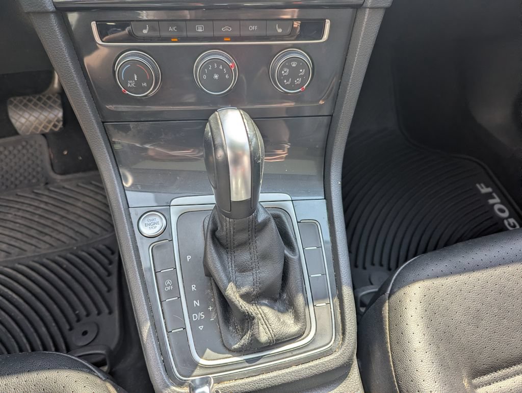 Used 2020 Volkswagen Golf 4-Door FWD image 12