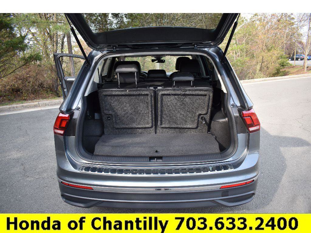 Used 2023 Volkswagen Tiguan SE image 31
