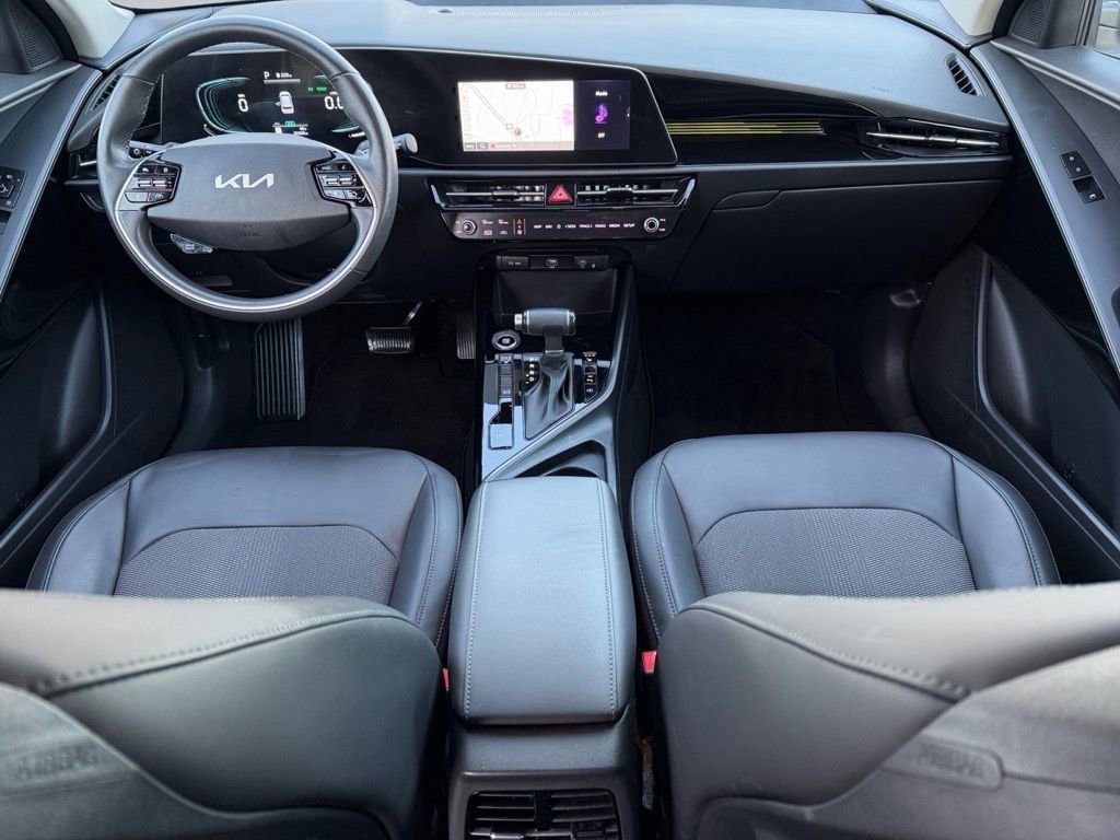 Used 2023 Kia Niro EX image 13