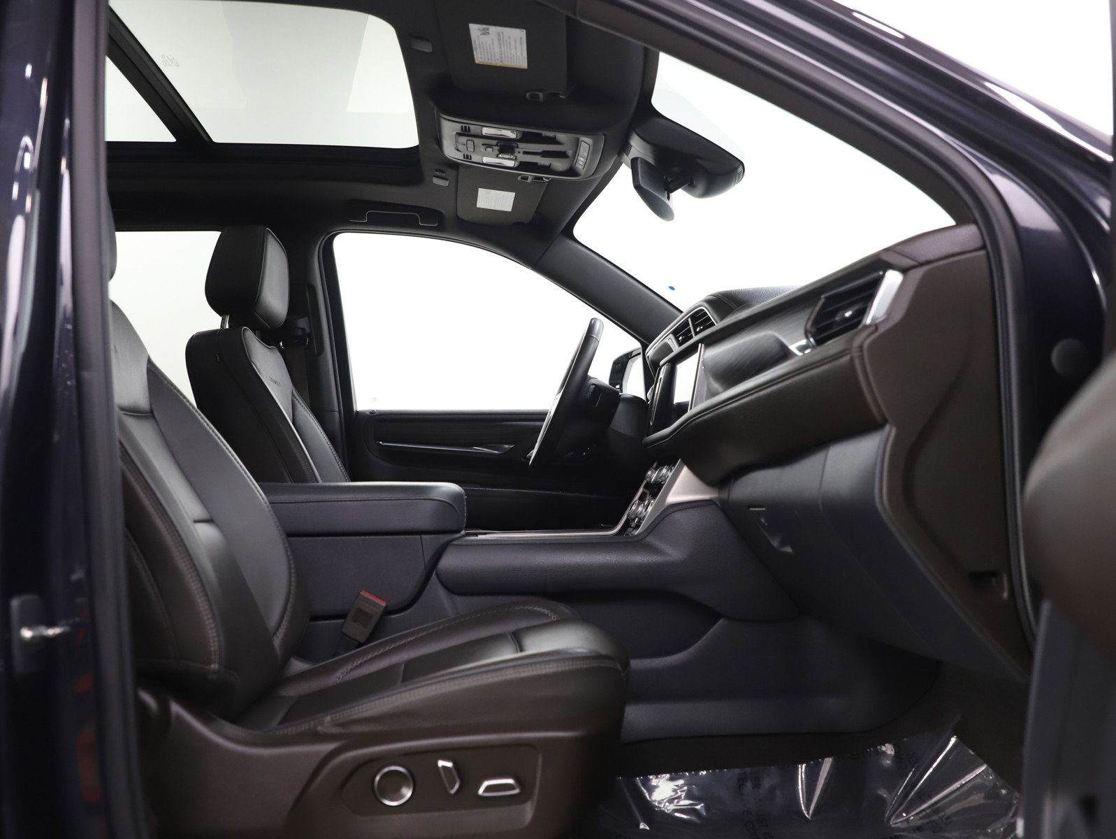 Used 2023 GMC Yukon XL Denali image 11
