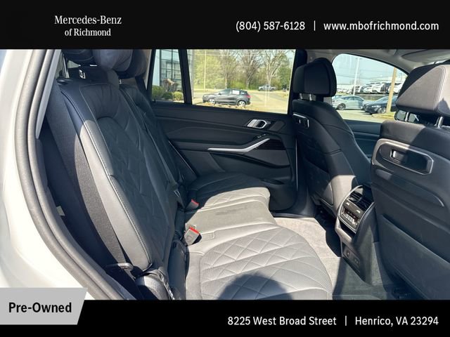 Used 2025 BMW X7 xDrive40i w/ Premium Package image 13