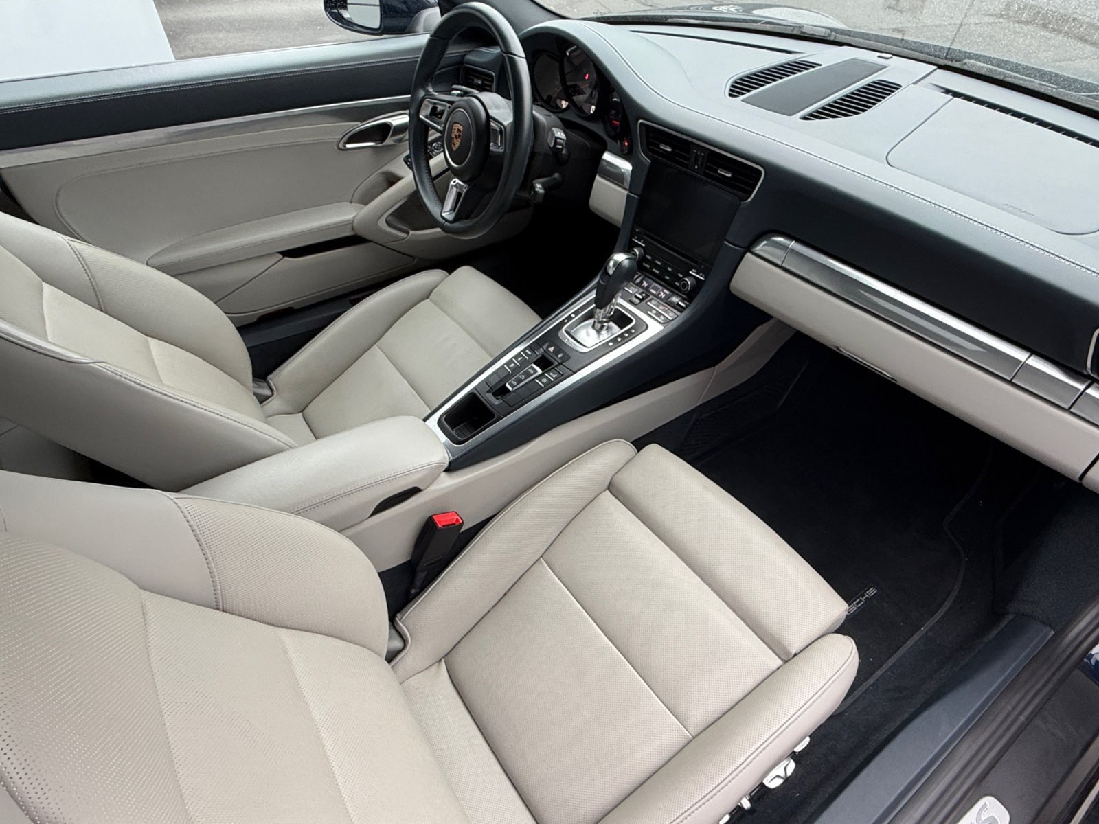 Certified 2019 Porsche 911 Carrera 4S AWD/4WD image 15
