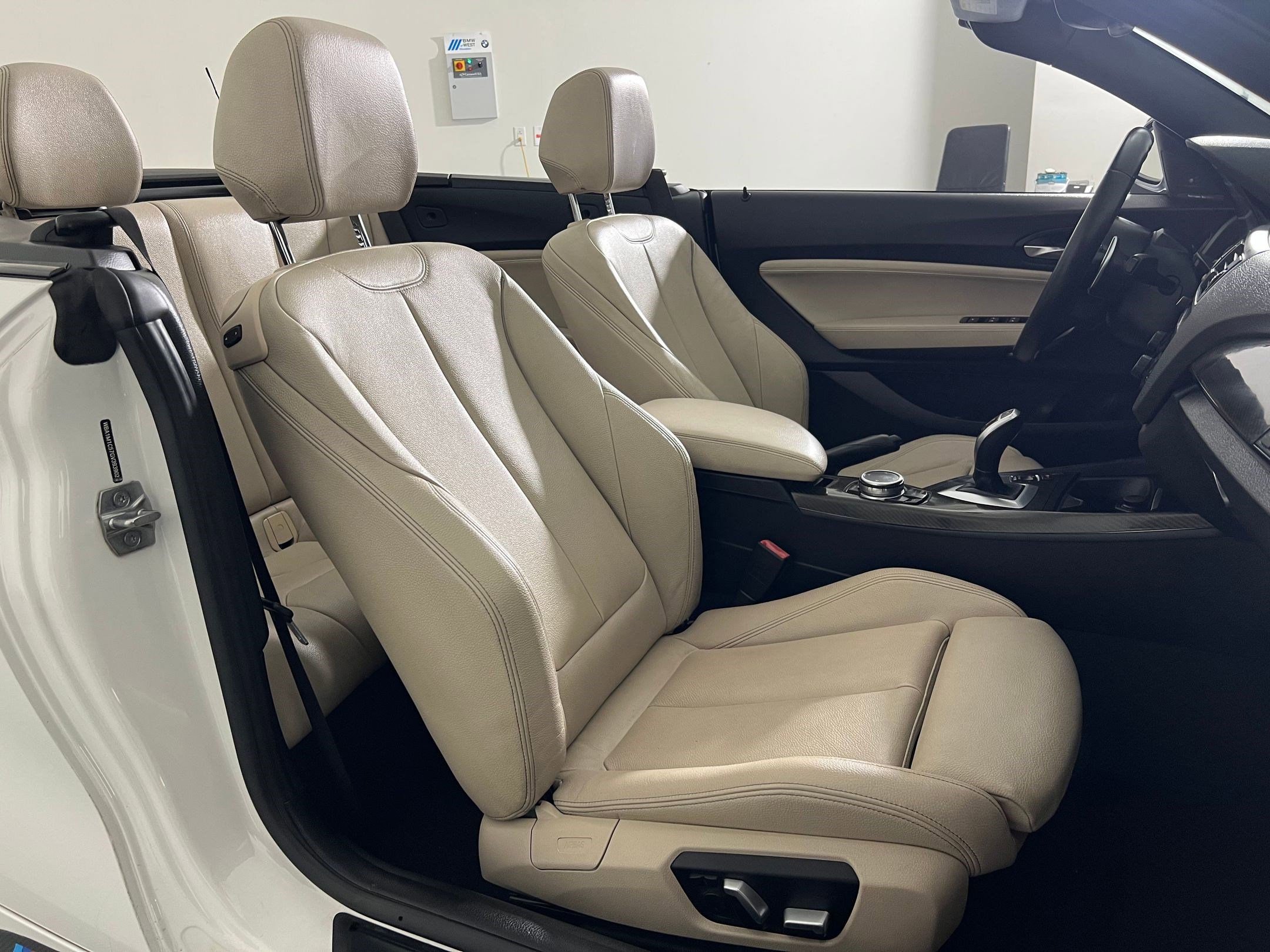 Used 2016 BMW M235i Convertible image 34