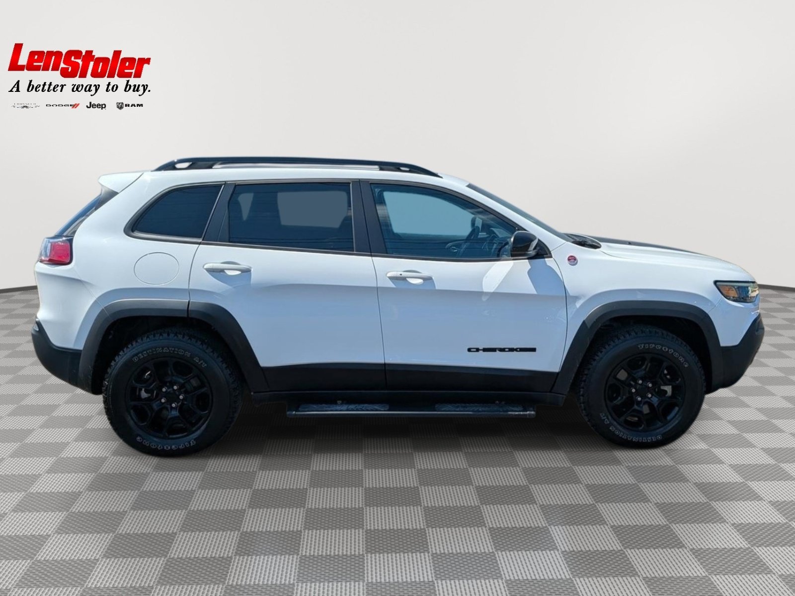 Used 2023 Jeep Cherokee Trailhawk w/ Sun & Sound Group AWD/4WD image 6