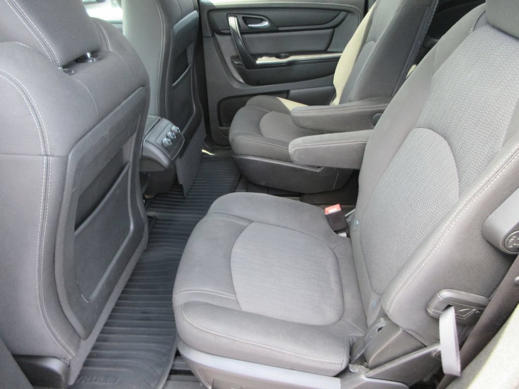 Used 2017 Chevrolet Traverse LT w/ Style and Technology Package FWD image 13