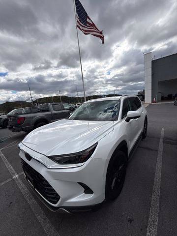 Used 2024 Toyota Grand Highlander AWD image 29