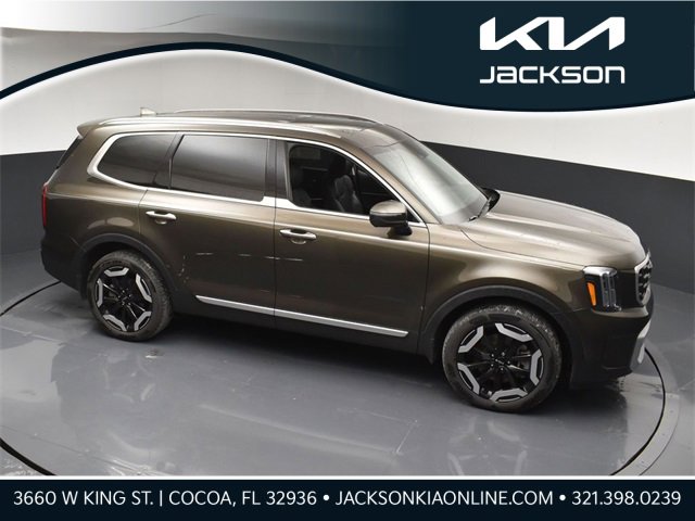 Certified 2025 Kia Telluride S