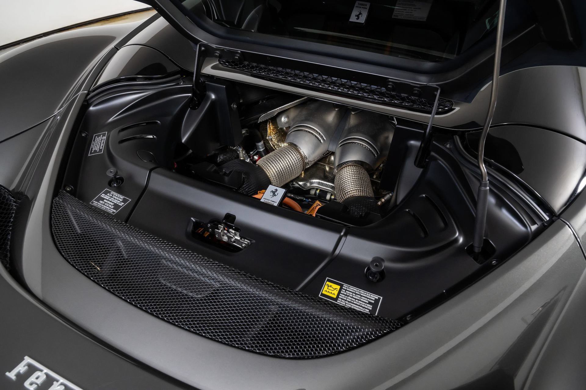 Used 2023 Ferrari 296 GTS RWD image 17