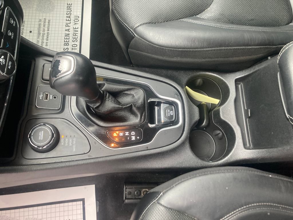 Used 2019 Jeep Cherokee Limited image 30