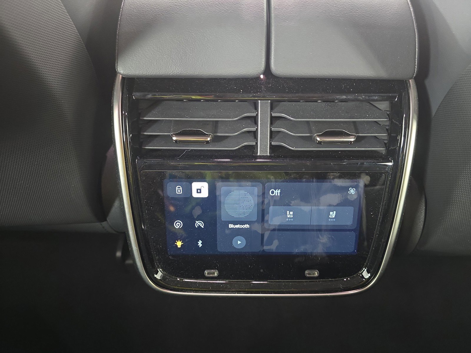 Used 2024 Rivian R1S Adventure AWD/4WD image 30