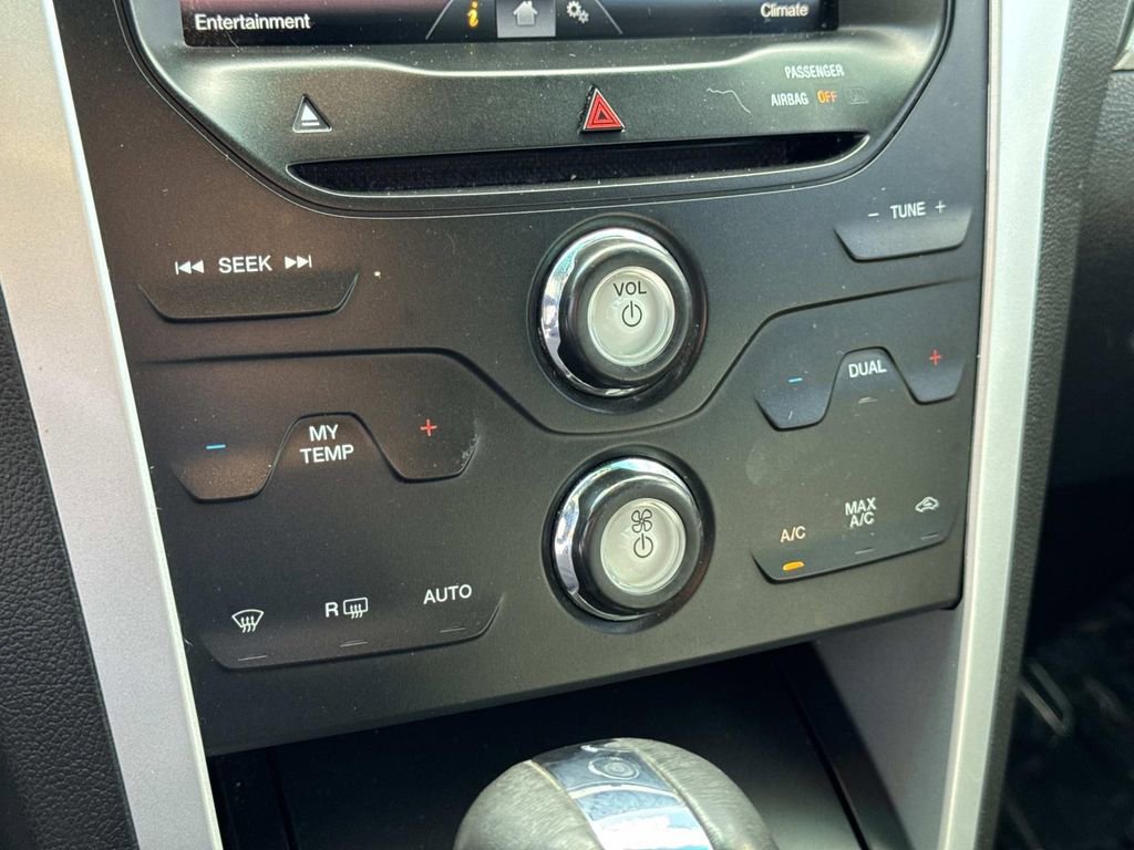 Used 2015 Ford Explorer XLT w/ Equipment Group 202B image 25