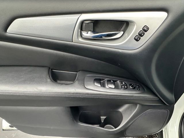 Used 2018 Nissan Pathfinder SL w/ SL Premium Package image 19