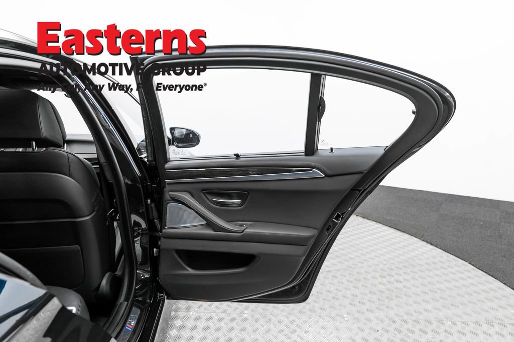 Used 2015 BMW M5 RWD image 38