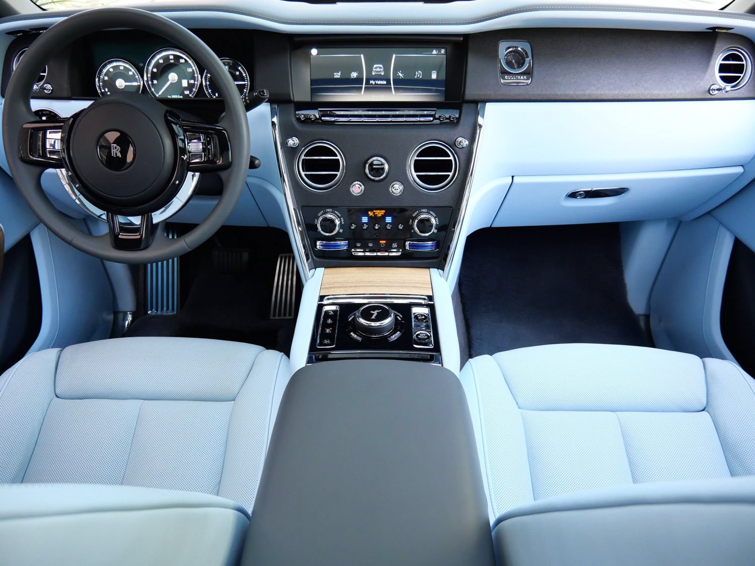 Certified 2023 Rolls-Royce Cullinan w/ Cullinan Package AWD/4WD image 4