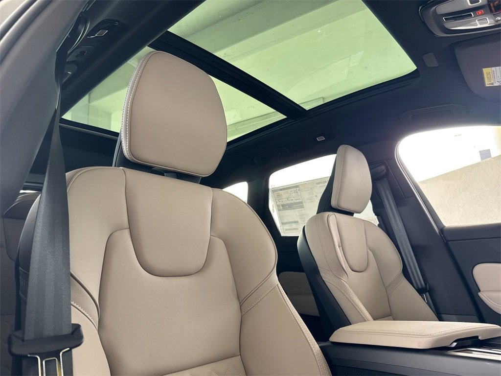 New 2026 Volvo XC60 B5 Plus w/ Protection Package Premier image 16