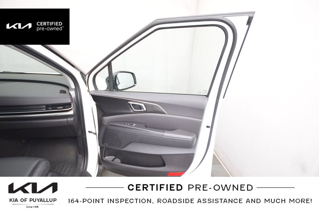 Certified 2025 Kia Carnival SX Prestige image 16