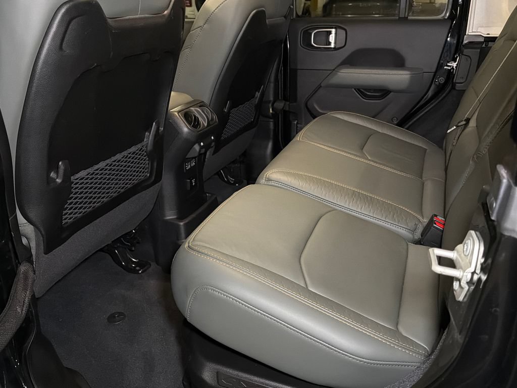 Used 2024 Jeep Wrangler High Altitude AWD/4WD image 19