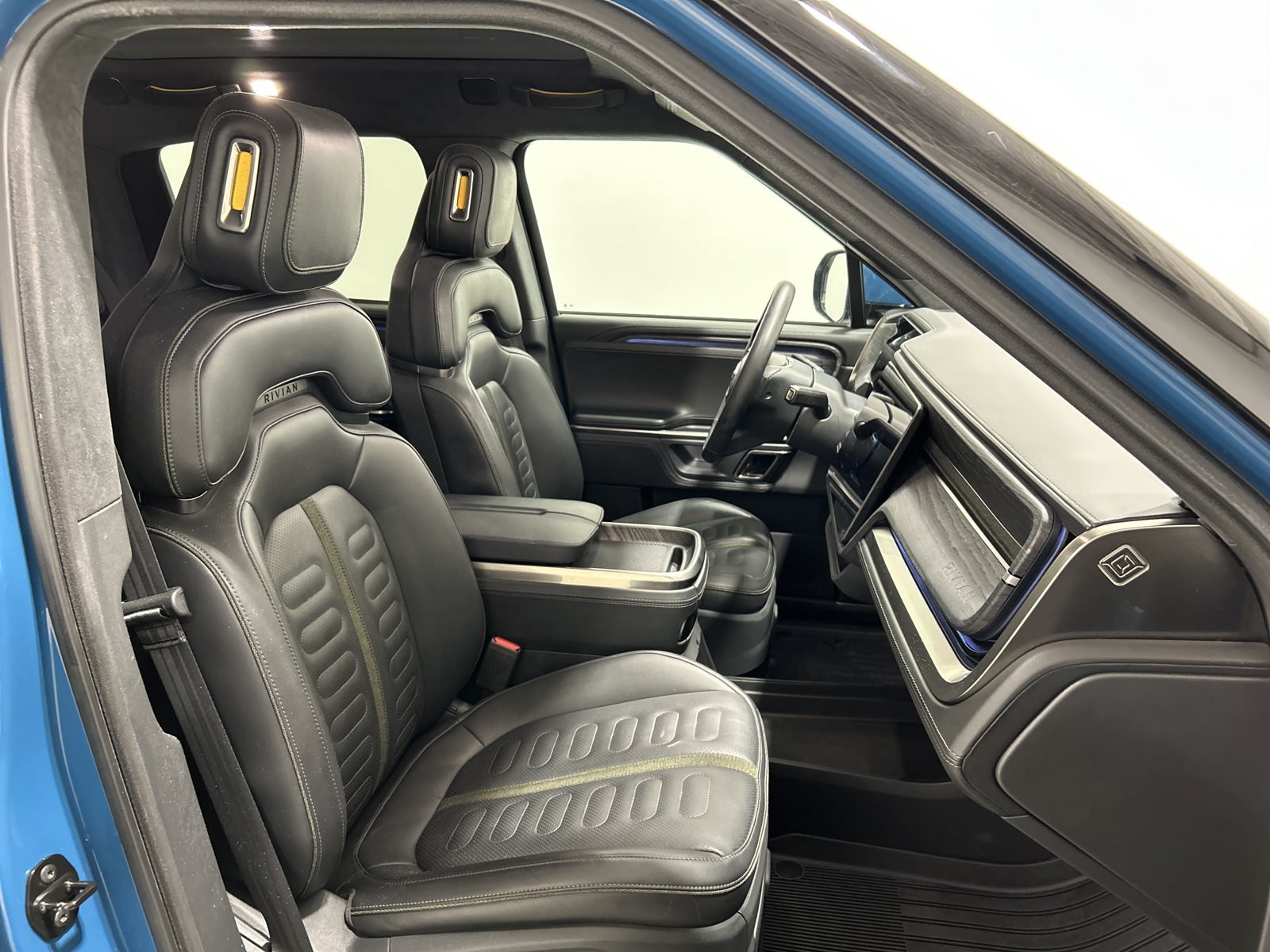 Used 2023 Rivian R1T Launch Edition AWD/4WD image 23