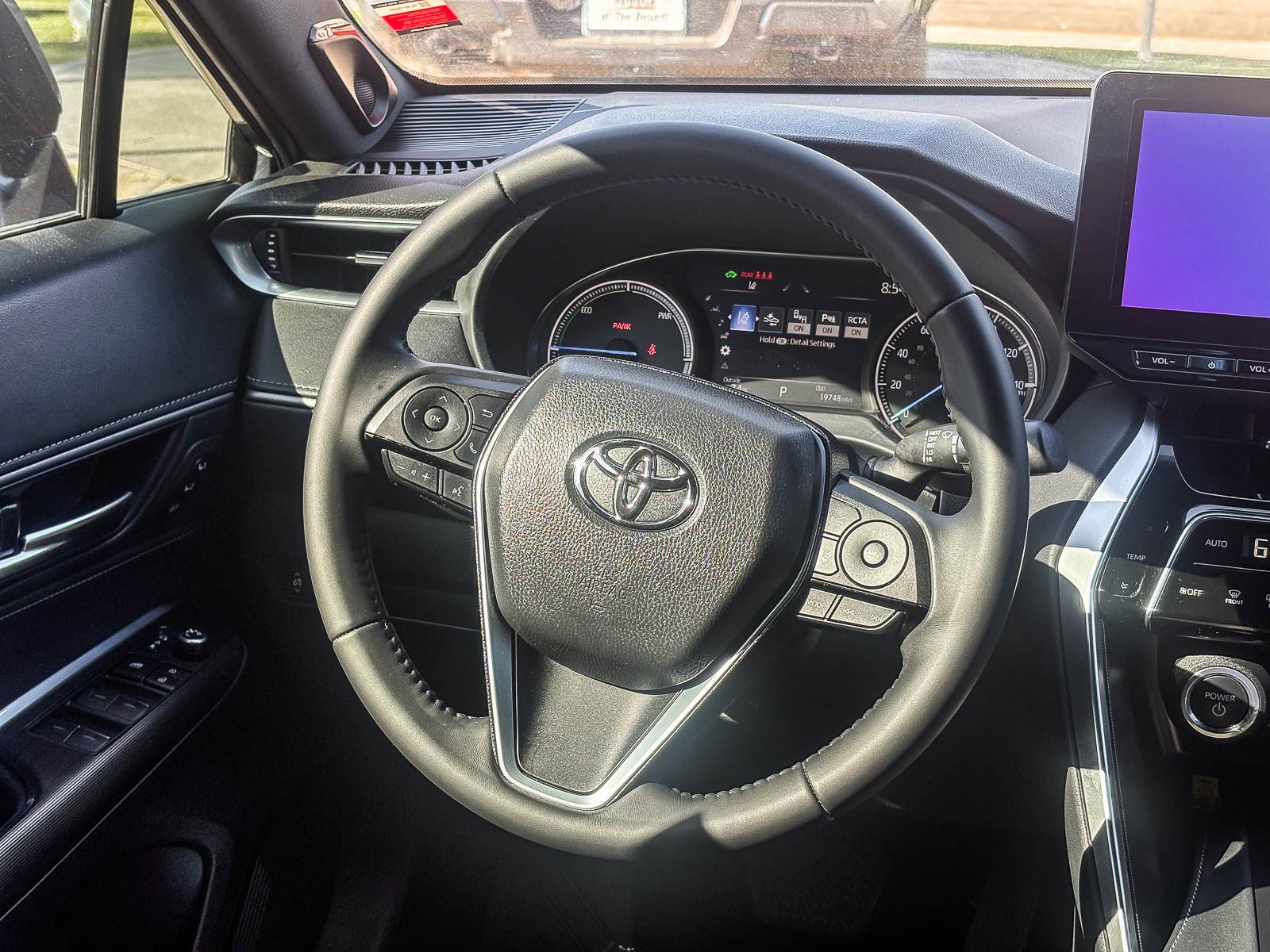 Certified 2023 Toyota Venza XLE image 18