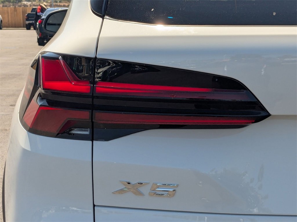 New 2026 BMW X5 sDrive40i image 25