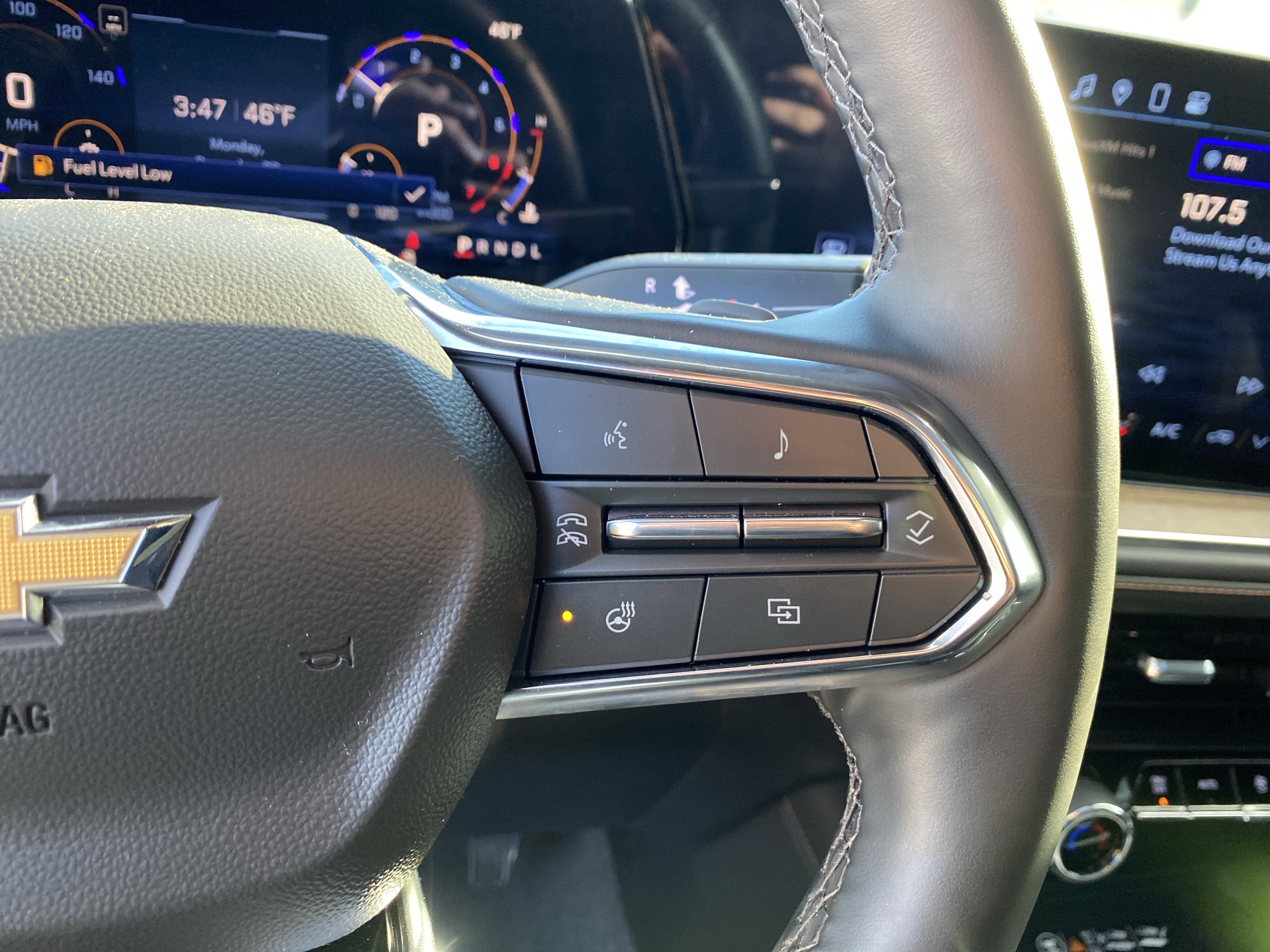 Used 2025 Chevrolet Suburban High Country image 34