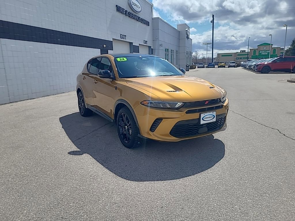 Used 2024 Dodge Hornet R/T Plus w/ R/T Blacktop Package AWD/4WD image 8