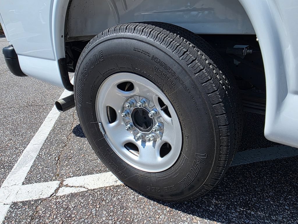 Certified 2025 Chevrolet Express 3500 LS RWD image 25
