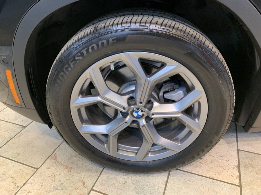 Used 2025 BMW X4 xDrive30i w/ Premium Package AWD/4WD image 14