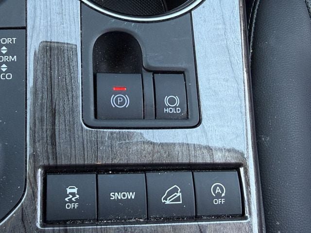 Used 2021 Toyota Highlander Limited AWD/4WD image 22
