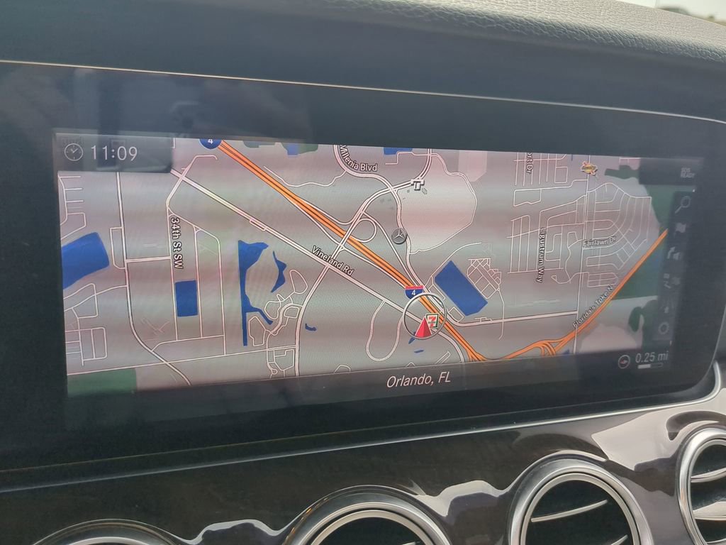 Used 2020 Mercedes-Benz E 350 Sedan image 8