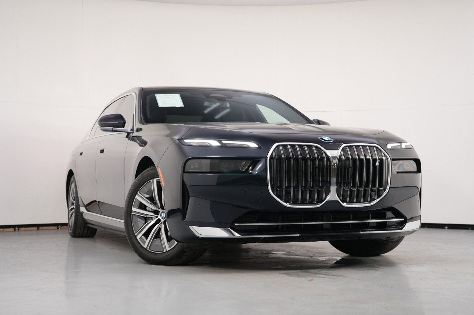 Used 2024 BMW i7 eDrive50 w/ Premium Package image 65