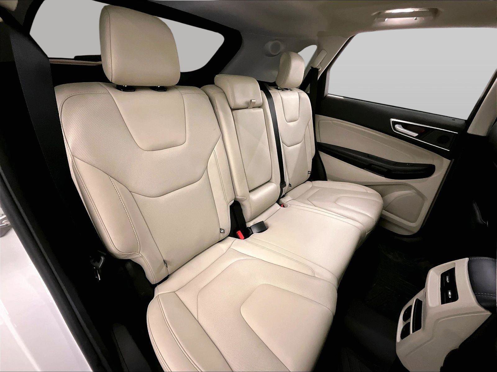 Used 2020 Ford Edge Titanium w/ Equipment Group 301A AWD/4WD image 26